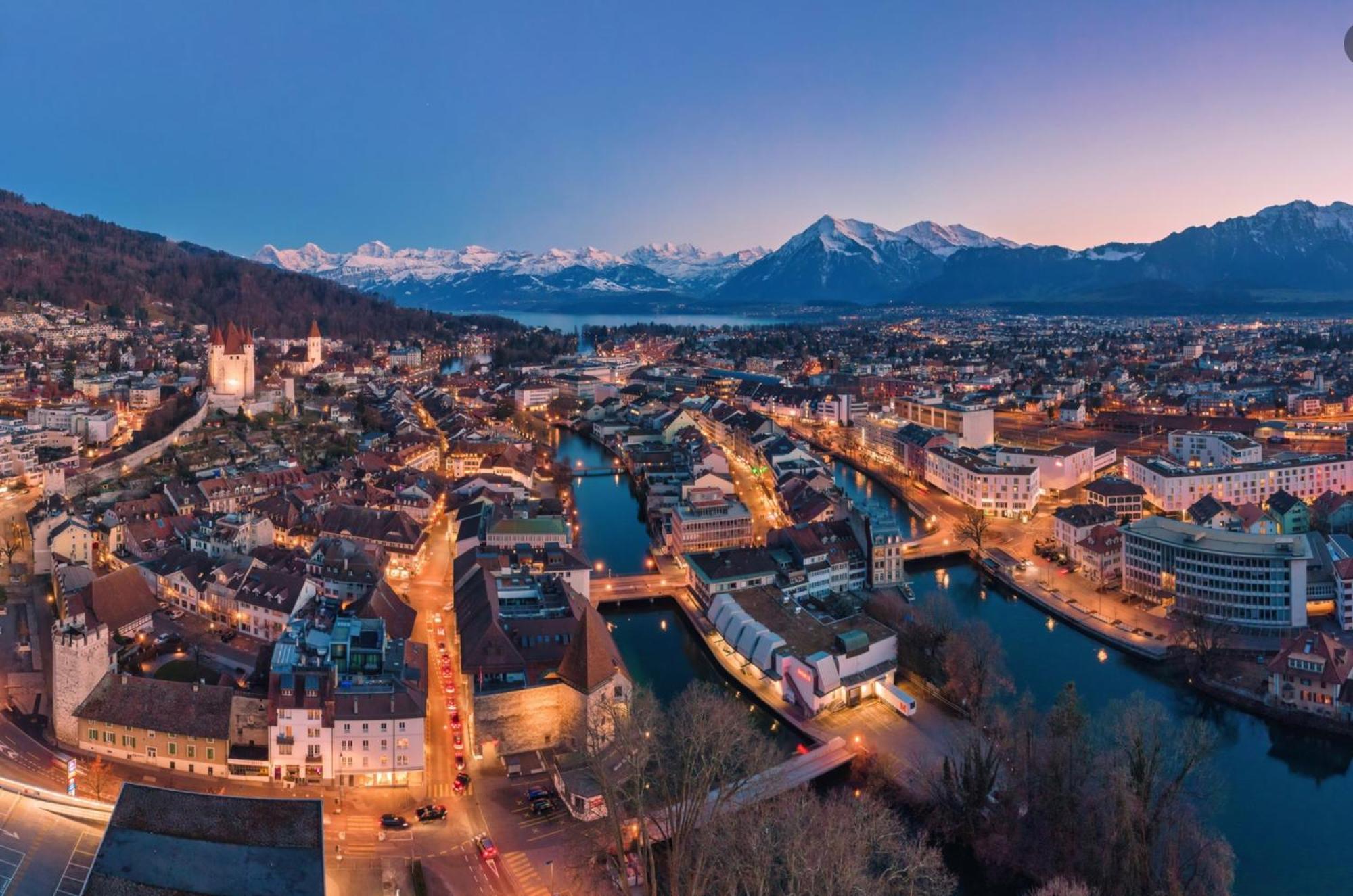 Chalet Egglen "Typical Swiss House, Best Views, Private Jacuzzi" Sigriswil Exteriör bild