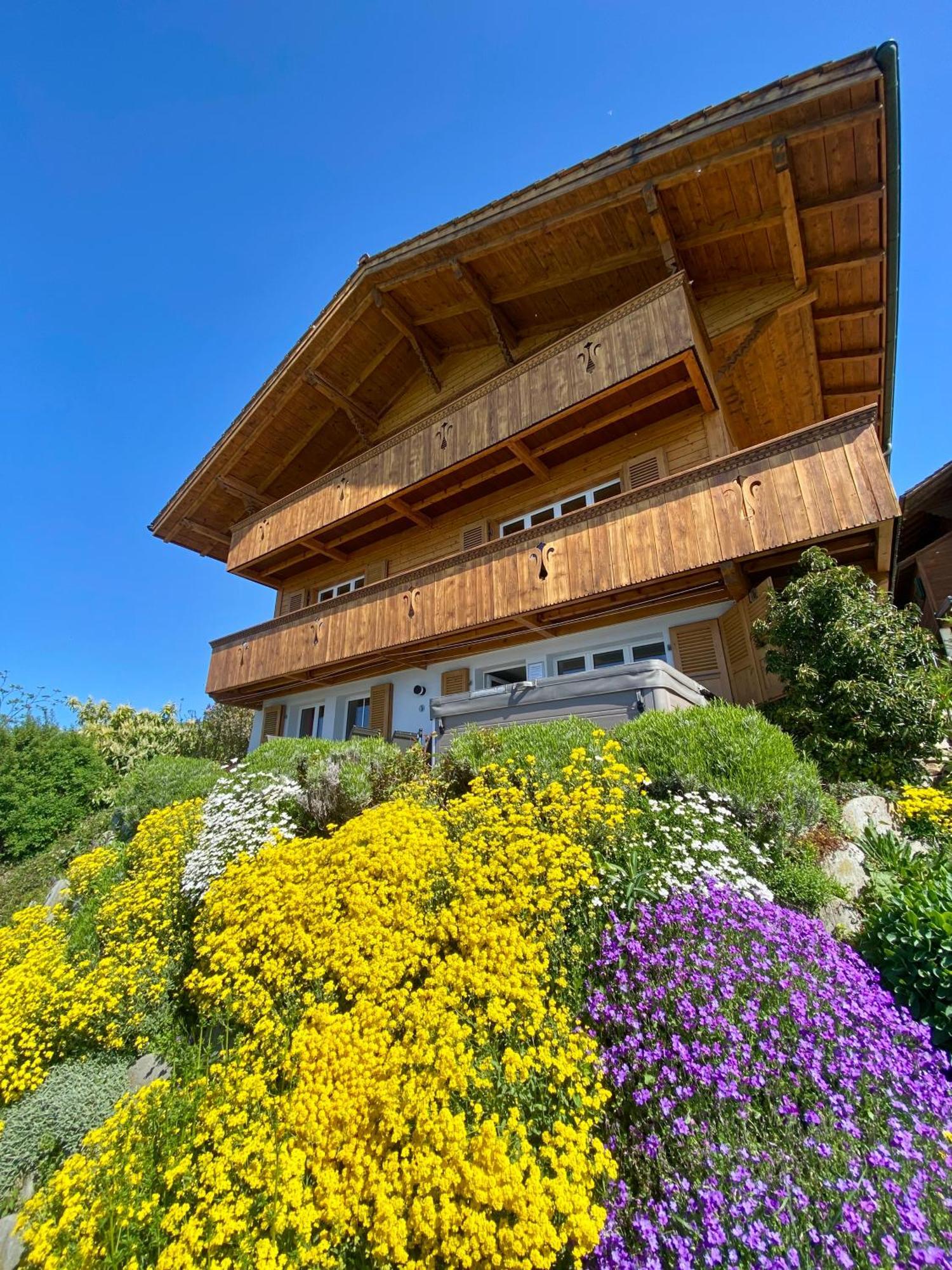 Chalet Egglen "Typical Swiss House, Best Views, Private Jacuzzi" Sigriswil Exteriör bild