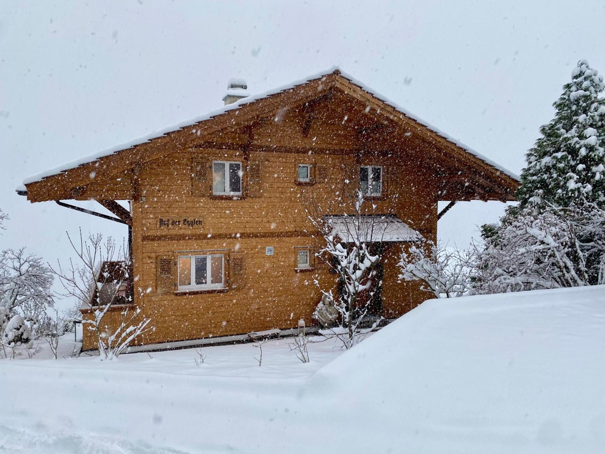 Chalet Egglen "Typical Swiss House, Best Views, Private Jacuzzi" Sigriswil Exteriör bild