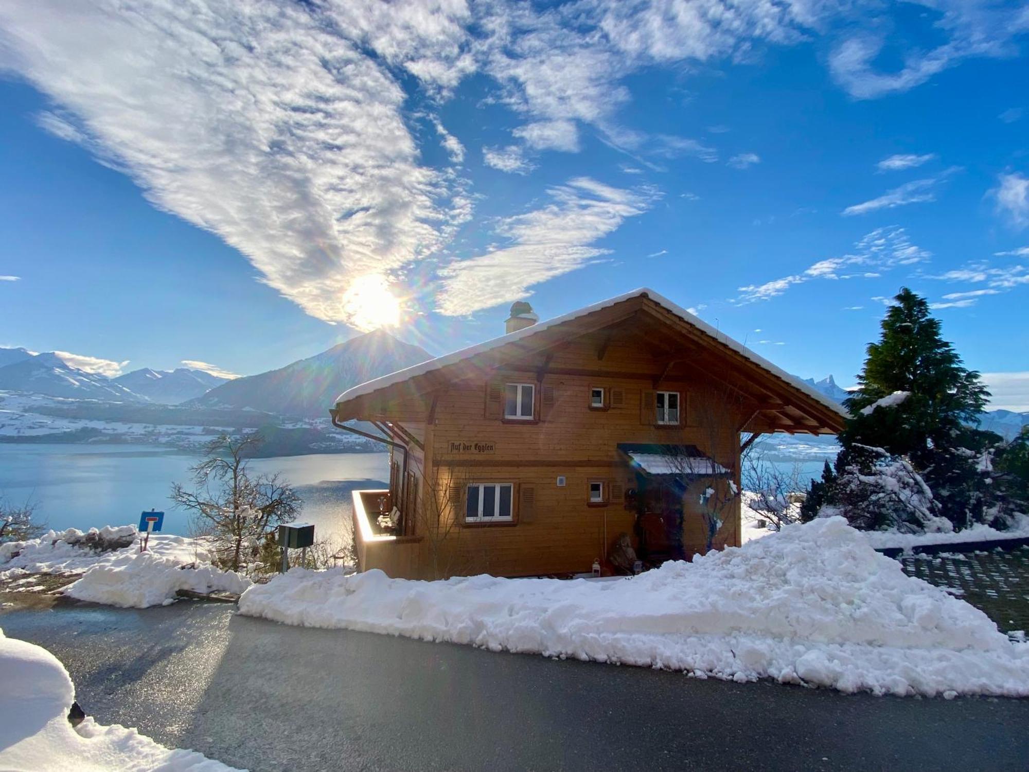 Chalet Egglen "Typical Swiss House, Best Views, Private Jacuzzi" Sigriswil Exteriör bild