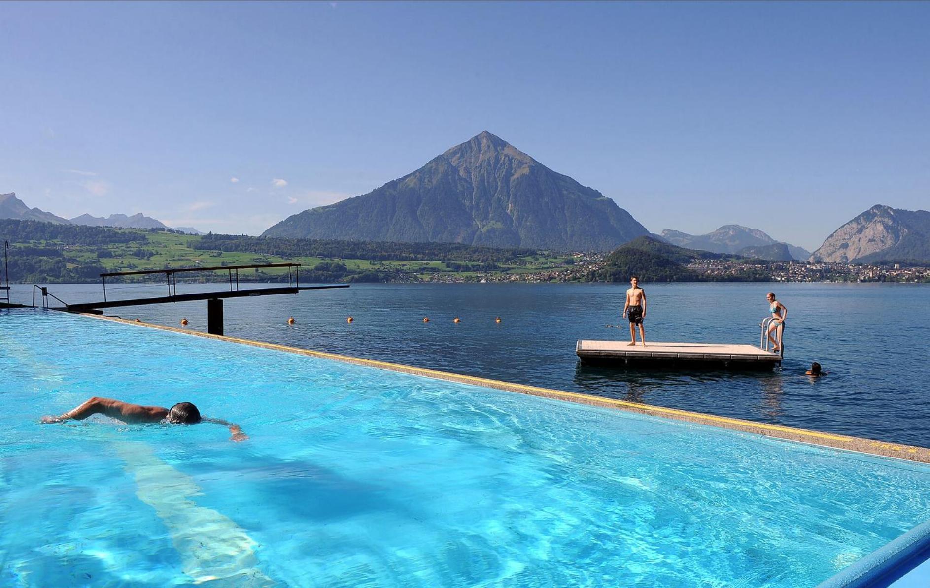 Chalet Egglen "Typical Swiss House, Best Views, Private Jacuzzi" Sigriswil Exteriör bild
